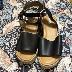 Soda Espadrilles Flatform Wedge Sandal